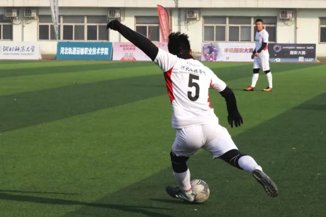 布朗26分绿军轻取开拓者5连胜 魔术大胜公牛